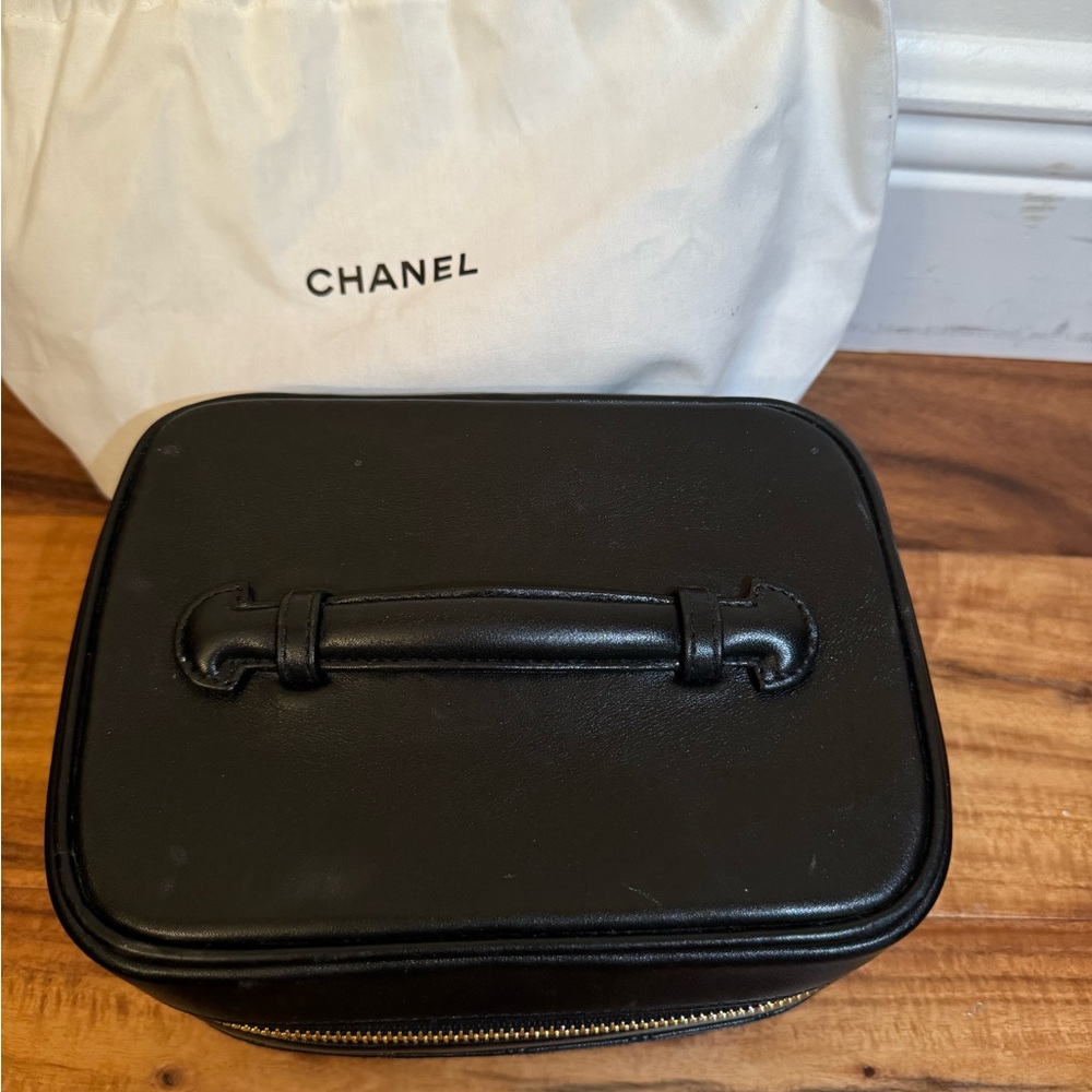 Channel Authentic Vanity Leather Pouch - image 4